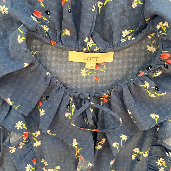 LOFT Smocked Ruffle Neck Sleeveless Floral Blouse – Size Small – Blue Fall Top - Picture 5 of 9